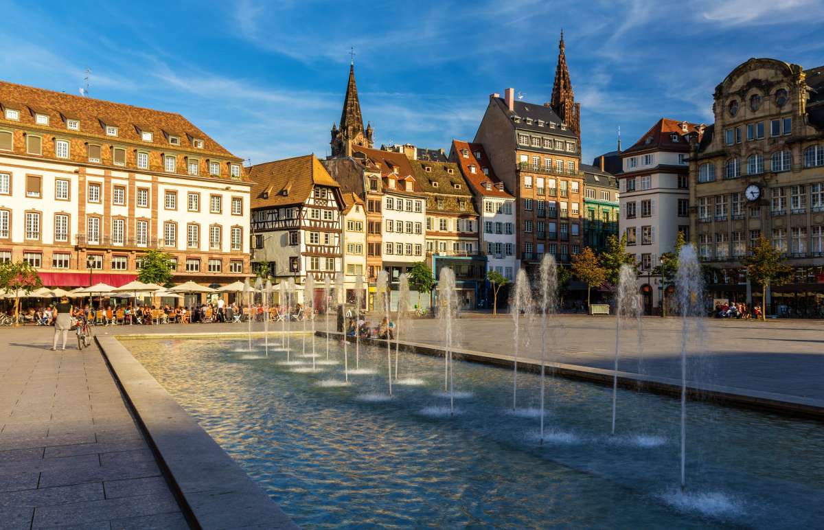 Centre ville de Strasbourg -Hôtel D Strasbourg 4 étoiles ·
